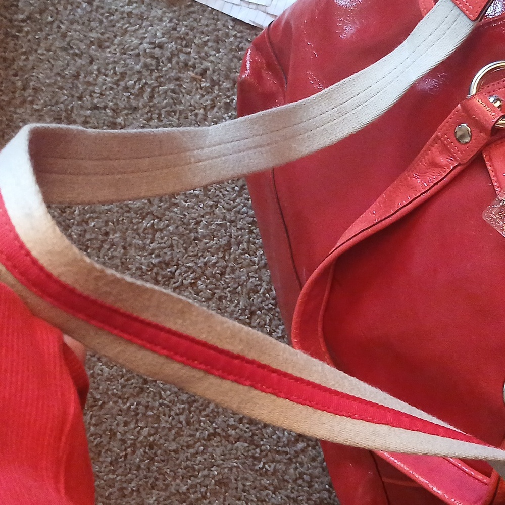 Coach heart poppy red large tote bag - Picture 10 of 17